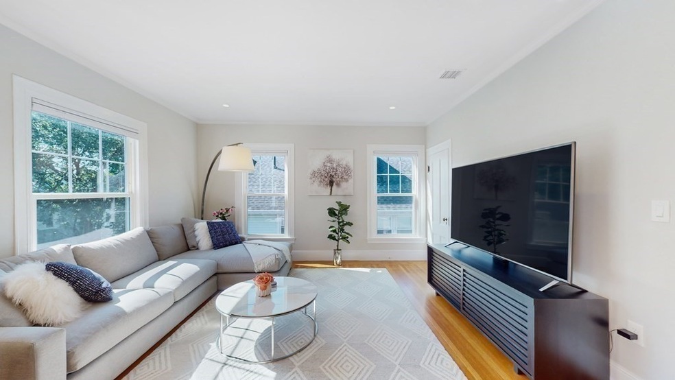 Sold $1,155,000 • Co-Listing Agent