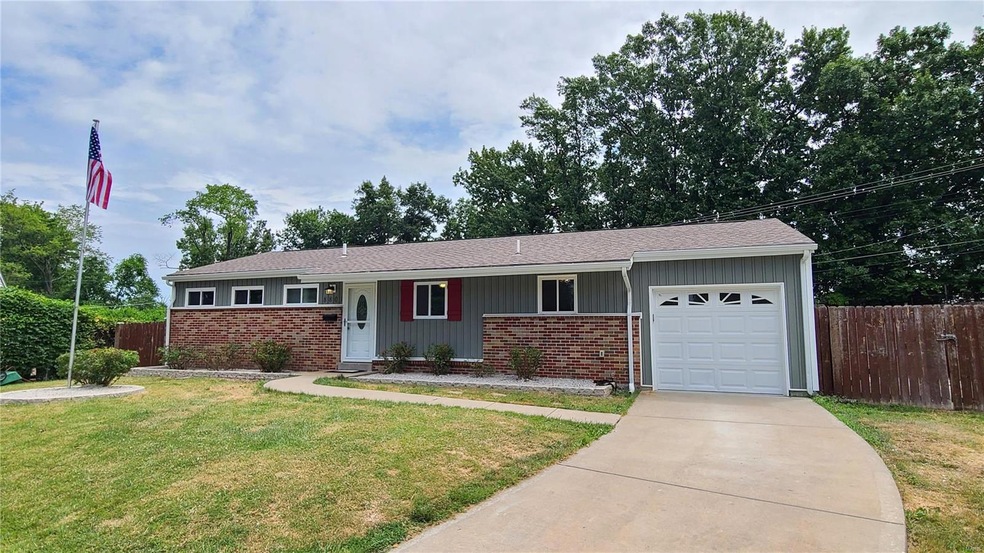Quiet cul de sac location in #1 rated Ladue School