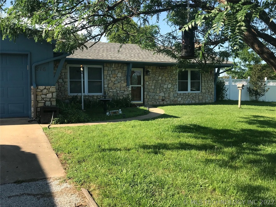 3/2  1800 sq ft home with hardy board and stone.