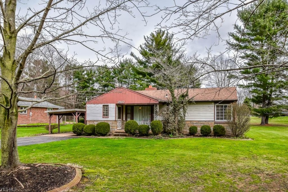 Beautiful 3 bedroom North Canton ranch on .83 acres!