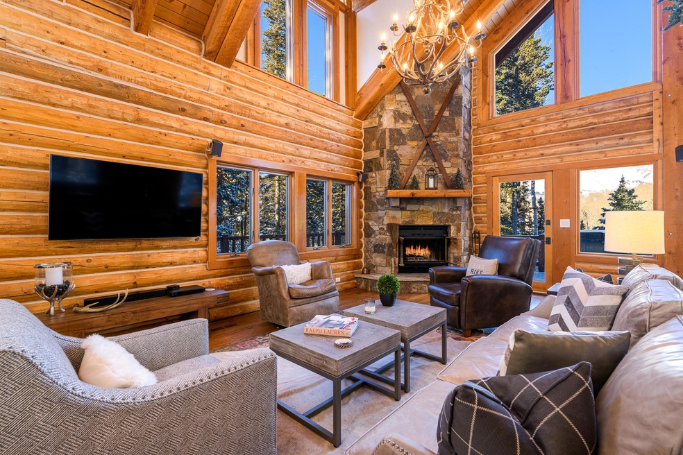 687 Fox Farm Small-2