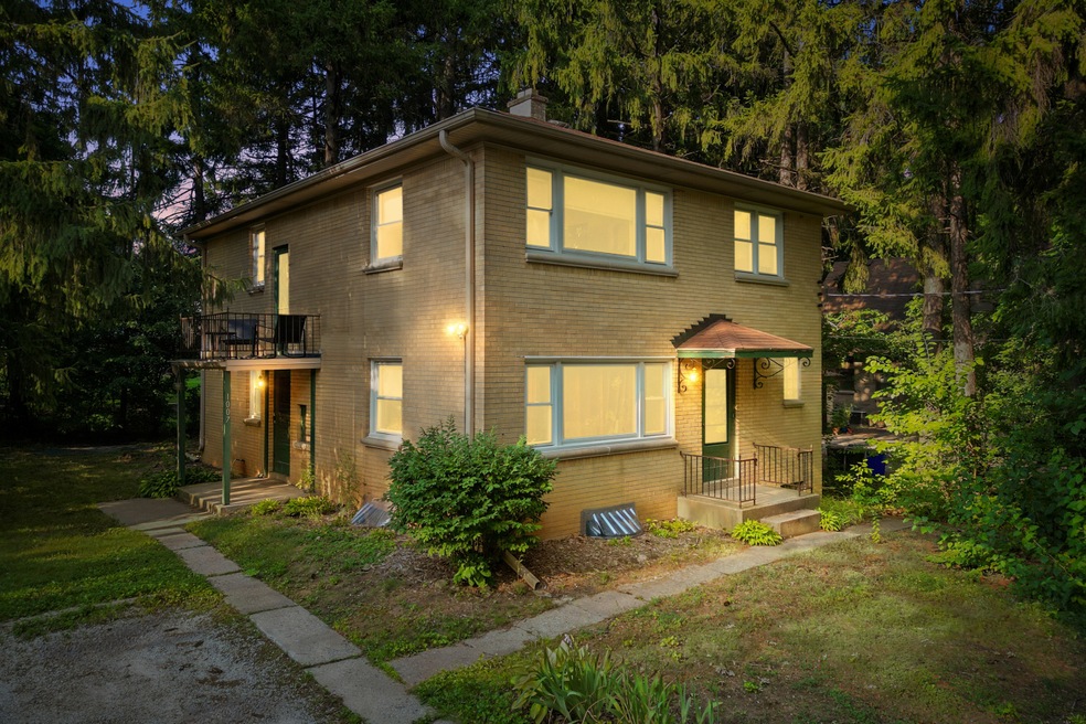 1007 N 124th St, Elm Grove, WI 53122 - photo 1