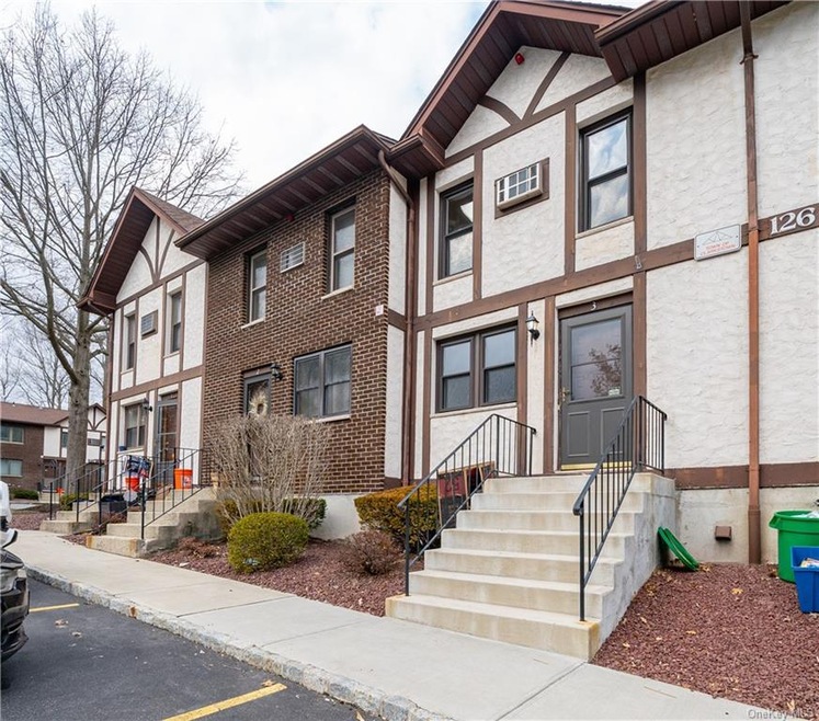 126 N Route 303 unit 3, Congers, NY 10920 - photo 1