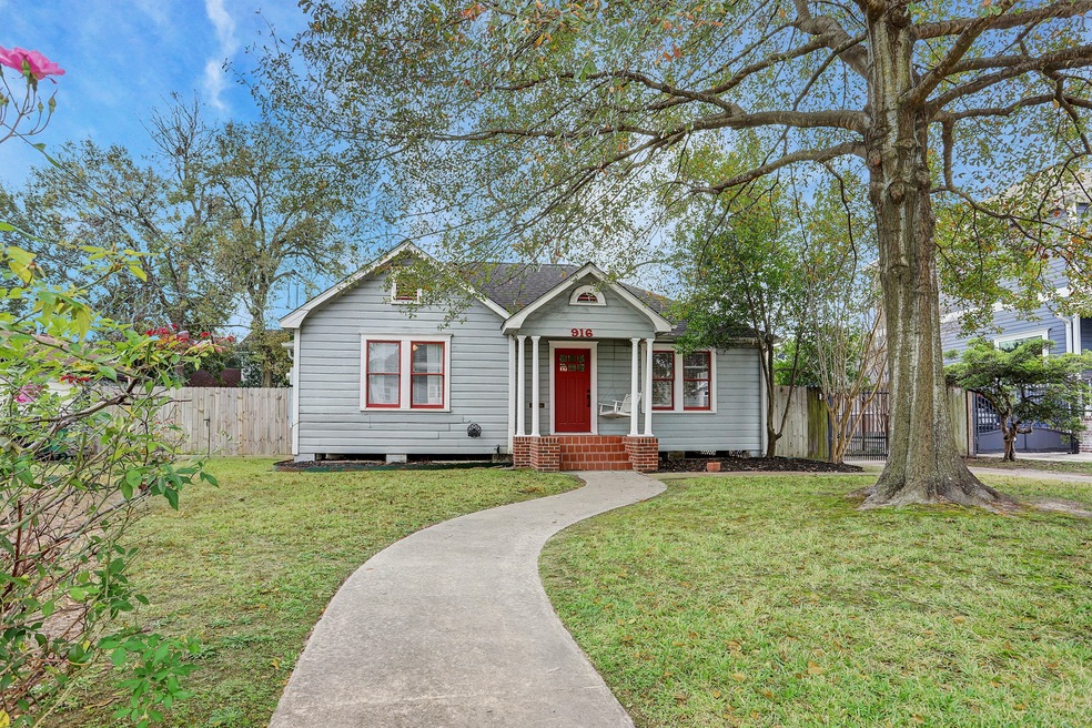 916 Eleanor St, Houston, TX 77009 - photo 1