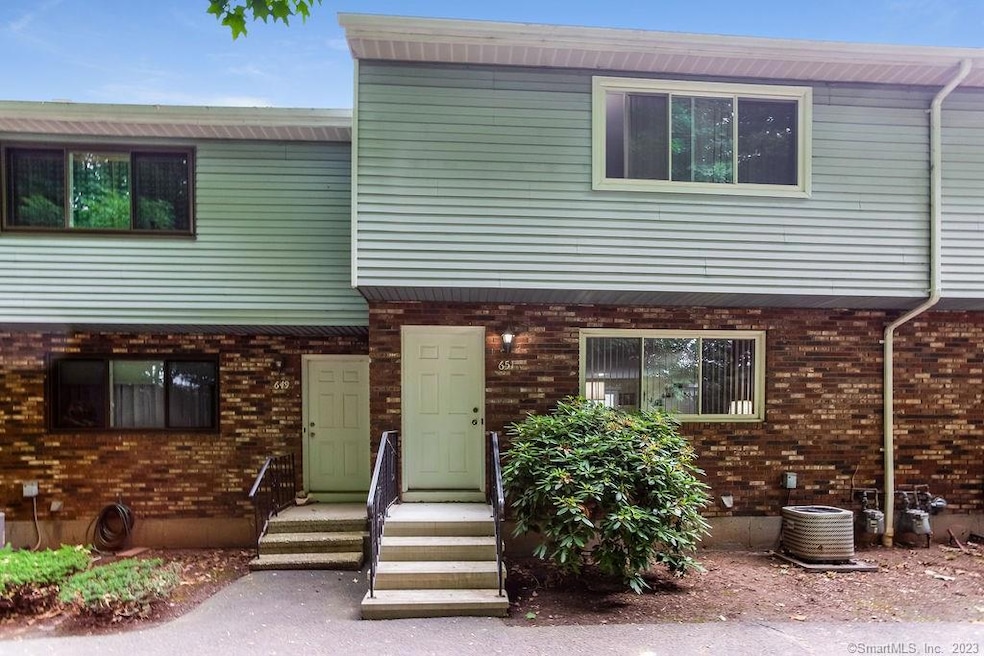 651 Churchill Dr unit 651, Newington, CT 06111 - photo 1