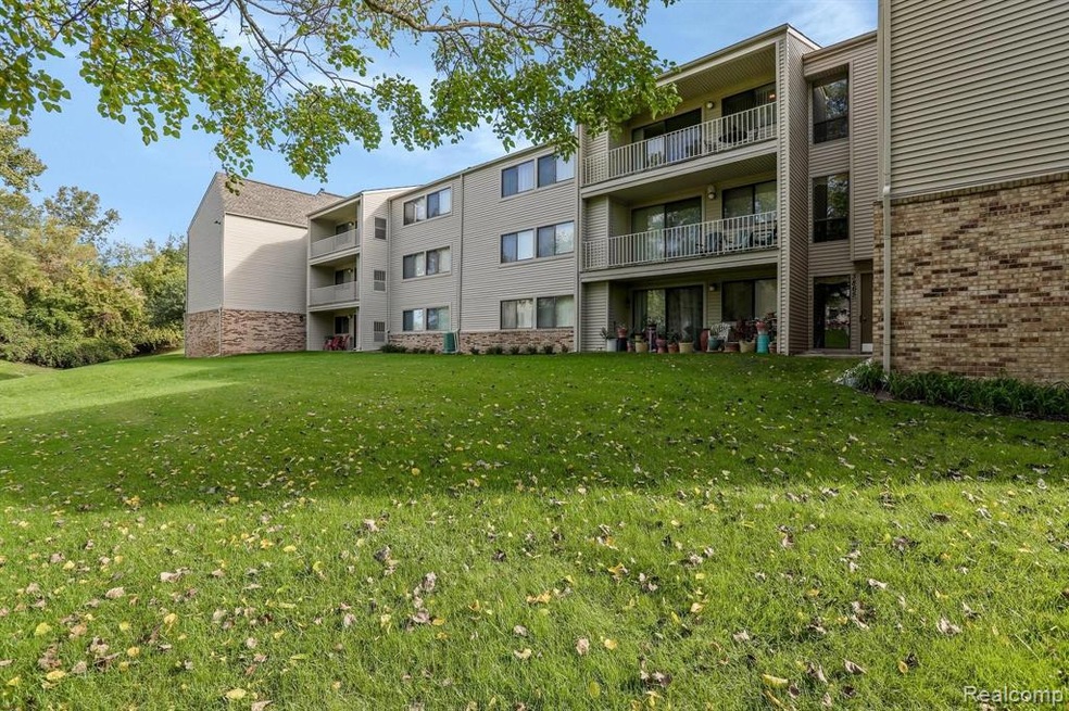 3865 Lone Pine Rd. #300, West Bloomfield, in Misty