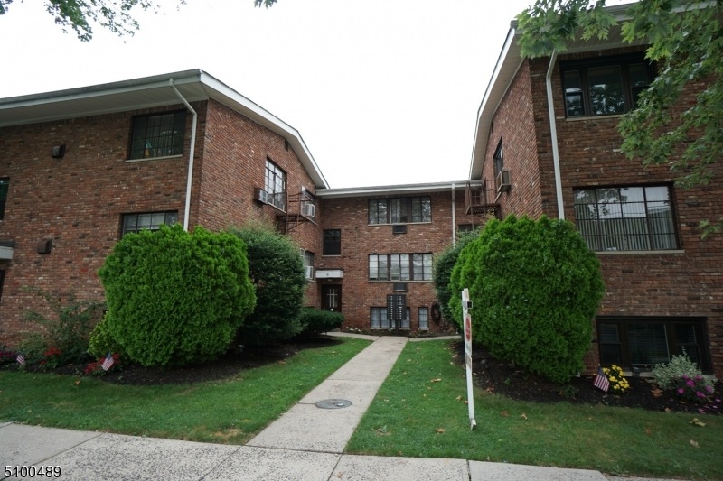 14 Washington St unit 7, Clark, NJ 07066 - photo 1