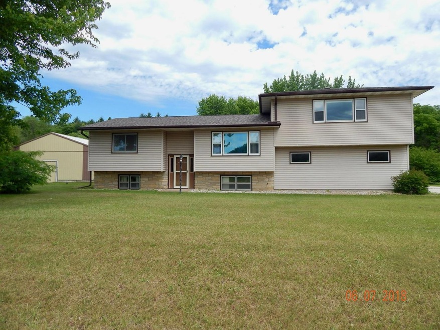 N12415 Bluff Vw # Acres, Trempealeau, WI 54661 - photo 1