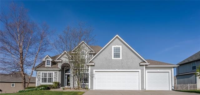 908 Birchwood Dr, Raymore, MO 64083 - photo 1