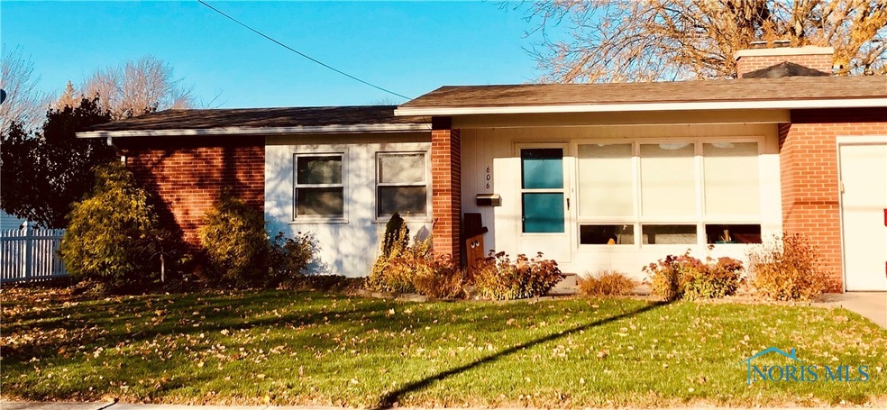 606 Erie St, Woodville, OH 43469 - photo 1