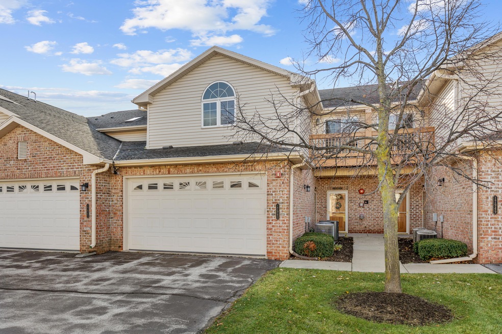 1_17943WJacob'sRidgeCt_NewBerlin_WI_Full