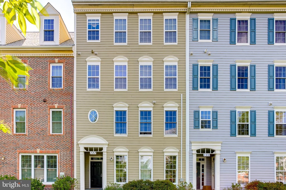 137 Chevy Chase St unit A, Gaithersburg, MD 20878 - photo 1