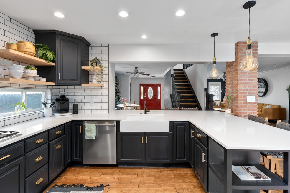 418 Forest Street_MLS_23