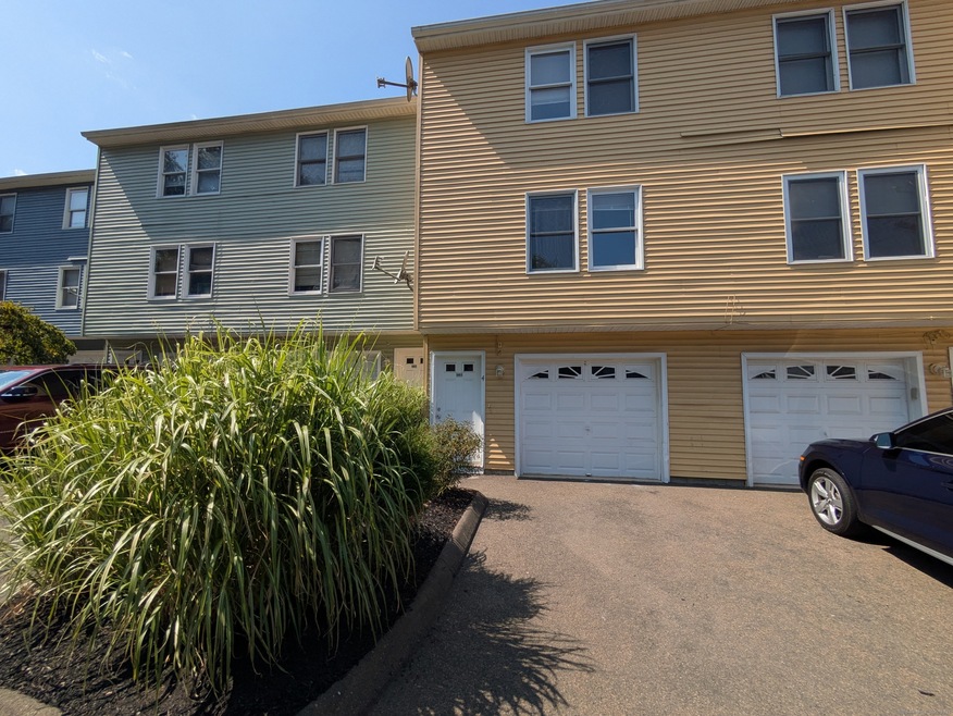 998 Campbell Ave unit 4, West Haven, CT 06516 - photo 1