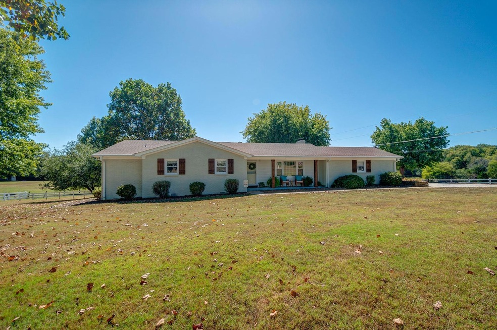 Welcome home to 1525 Collins Hollow Rd!