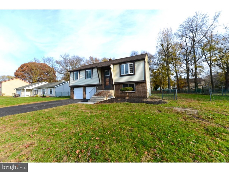 111 Snow Drop Ln, Penns Grove, NJ 08069 - photo 1