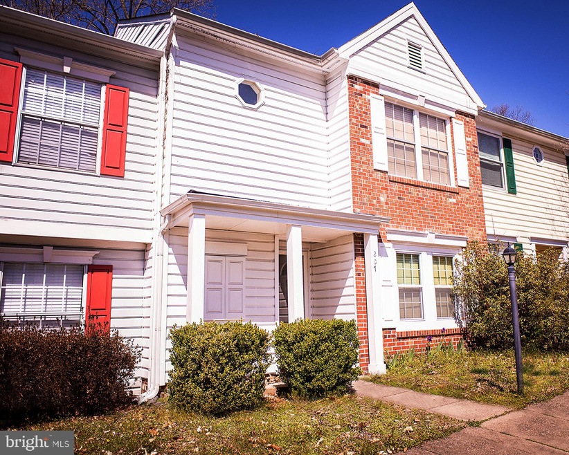 207 Wind Ridge Dr, Stafford, VA 22554 - photo 1