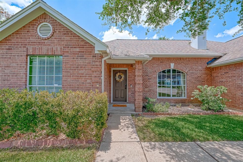 9014 Stephen St, Needville, TX 77461 - photo 1