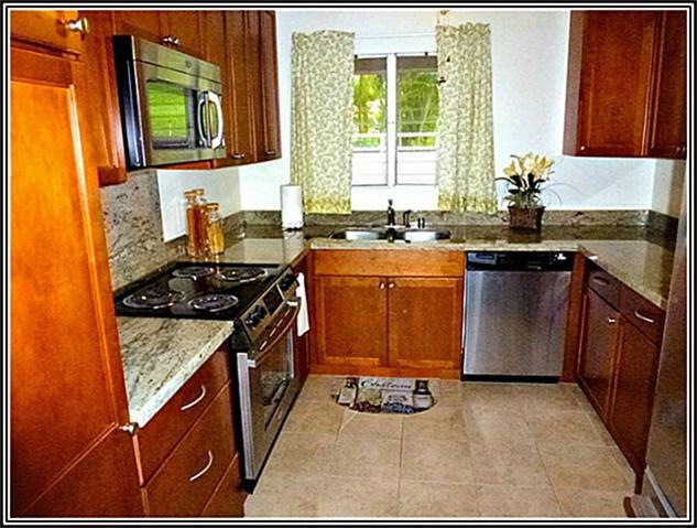 This high quality Thomasville kitchen is beautiful