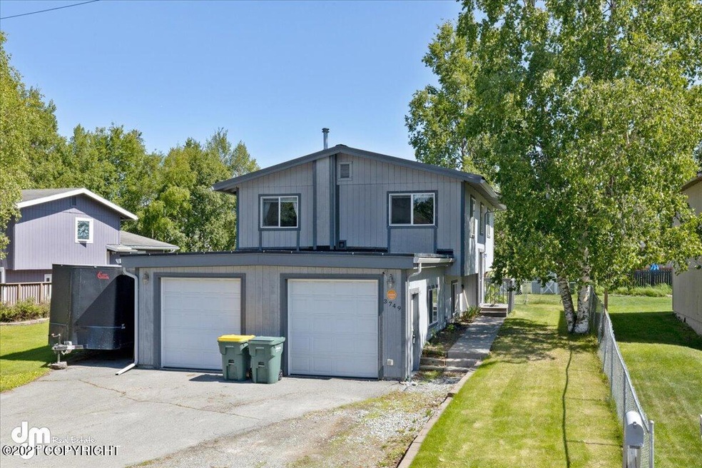 3749 Henderson Loop