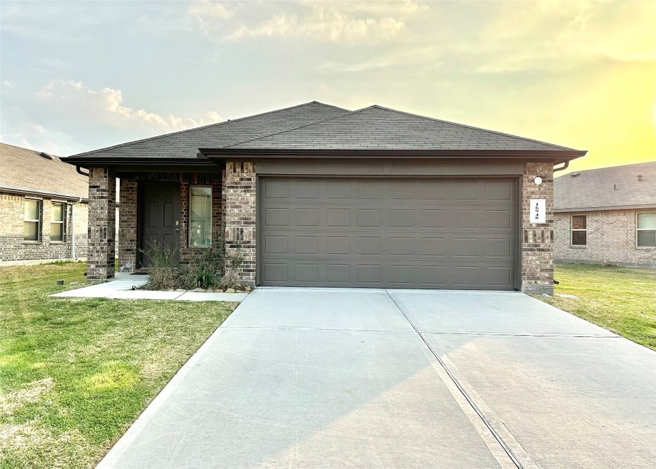 16948 Rich Pines Dr, Conroe, TX 77302 - photo 1