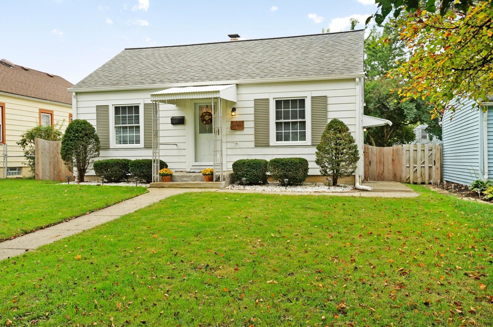 381 E. Jeffrey front -