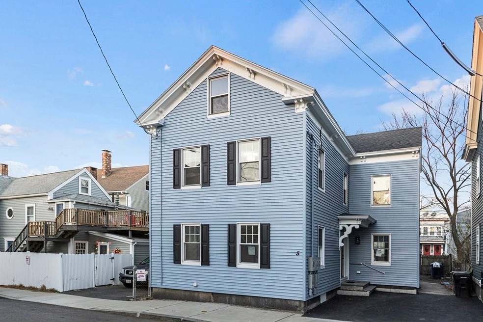 5 Carlton St unit 2, Salem, MA 01970 - photo 1