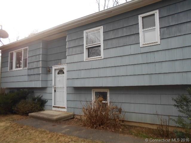 15 Palma Cir, Waterbury, CT 06704 - photo 1