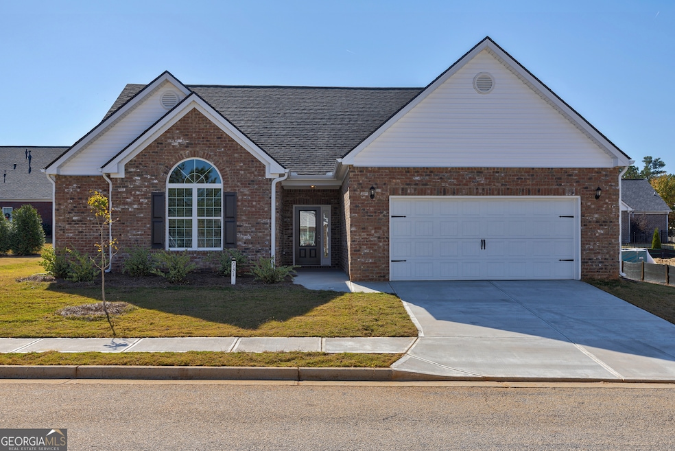 931 Park Place St, Social Circle, GA 30025 - photo 1