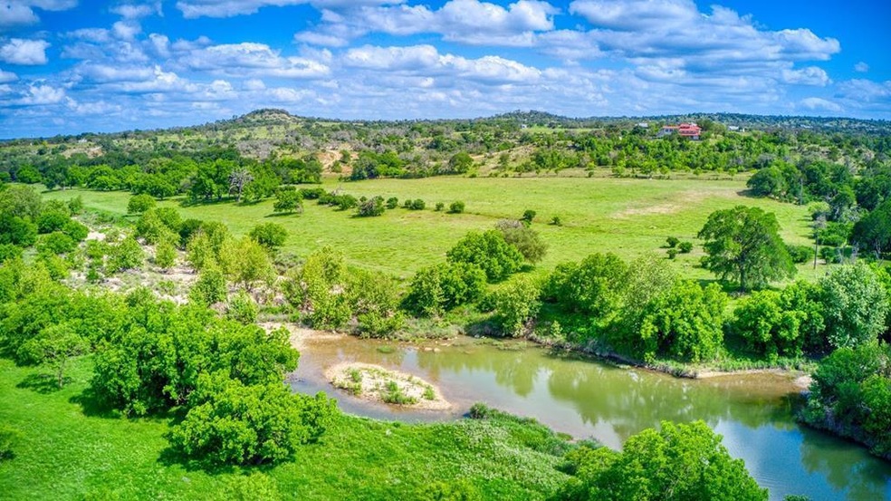 989 Mesa Rd, Fredericksburg, TX 78624 - photo 1