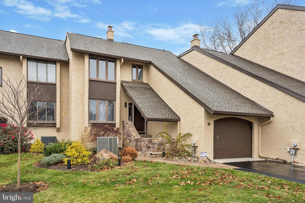 42 Golf Club Dr, Langhorne, PA 19047 - photo 1