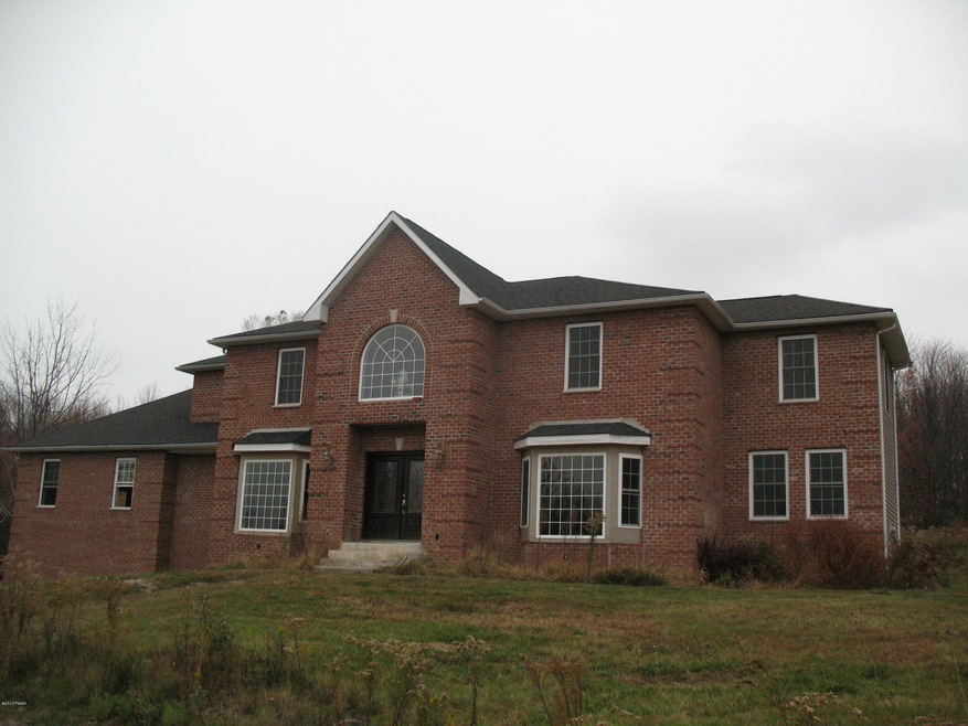 22 Pitcavage Ct, Hamlin, PA 18427 - photo 1