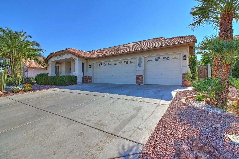 Exterior 3 car garage