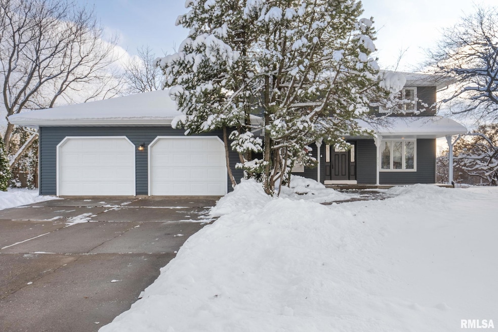 4705 Forest Grove Ct, Davenport, IA 52807 - photo 1