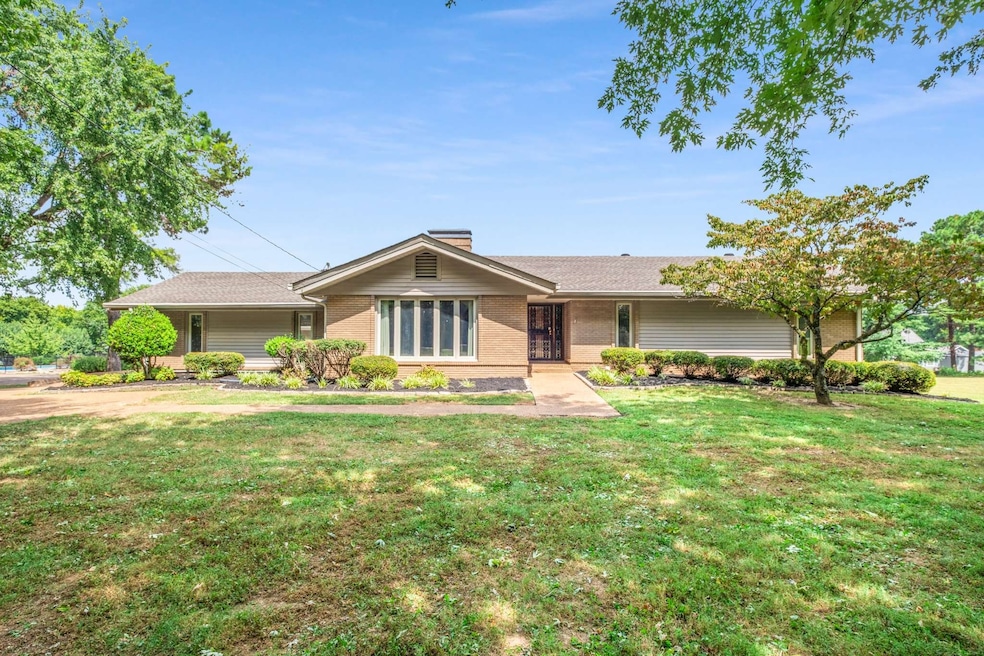 Sold $700,000 • Co-Listing Agent