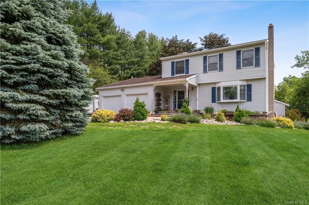 Welcome to 8 Old Cross in Warwick, NY - A 4 bed Co