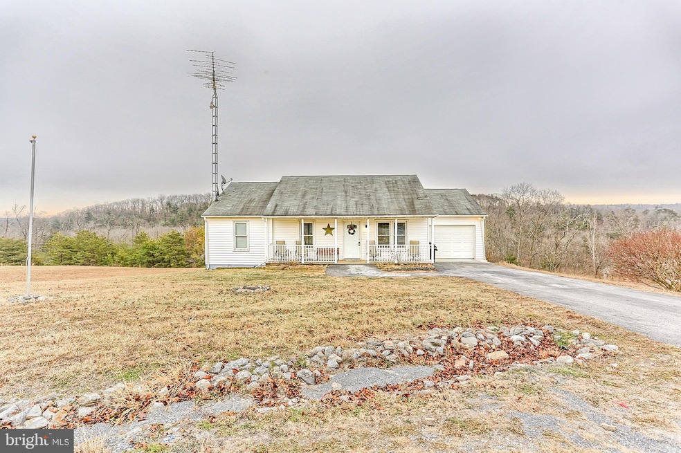 92 Oakview Ct, Hedgesville, WV 25427 - photo 1