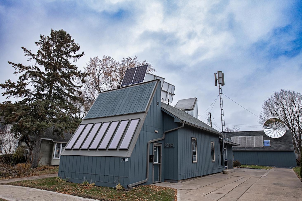 1010 W Wabasha St, Winona, MN 55987 - photo 1