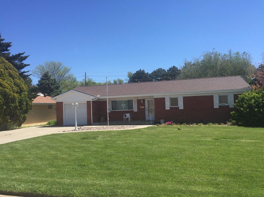 1108 S Main St, Hugoton, KS 67951 - photo 1
