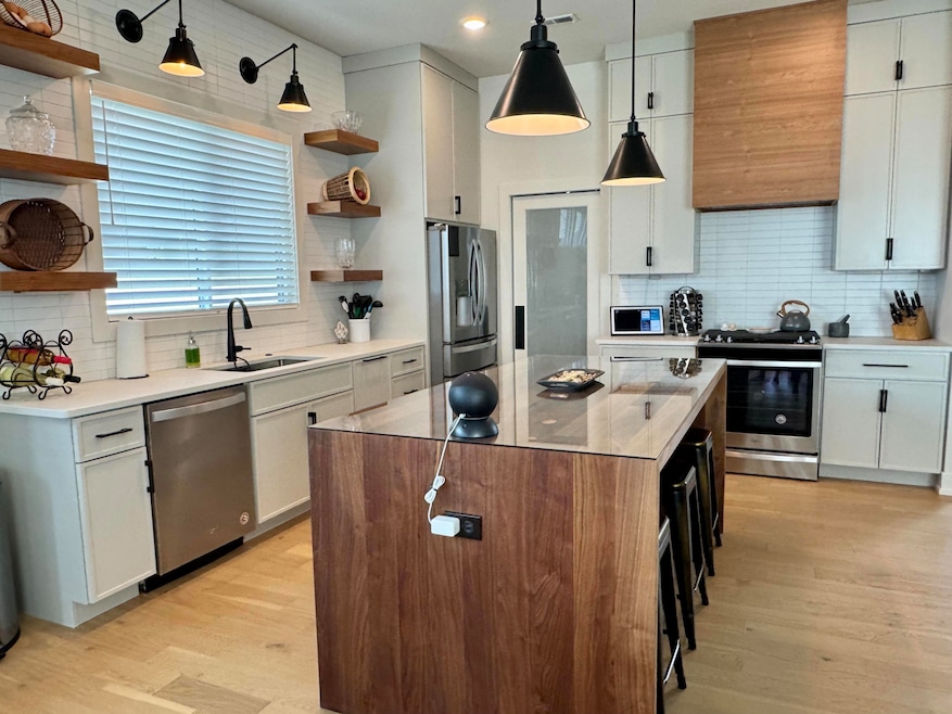 613 Red Feather Ct, Columbia, MO 65203 - photo 1