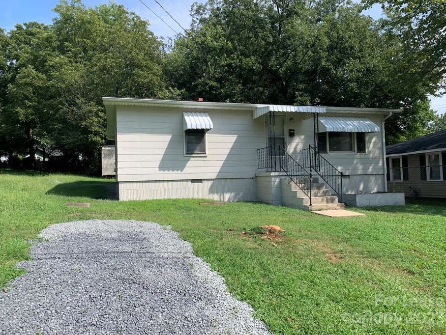 1131 Caldwell St, Statesville, NC 28677 - photo 1