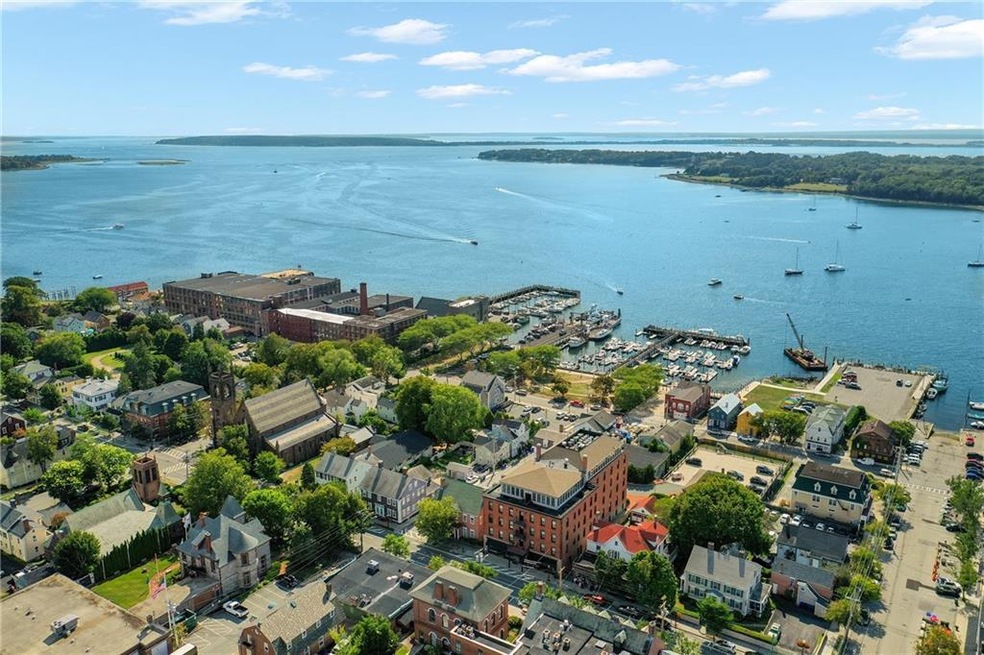 423 Hope St unit D, Bristol, RI 02809 - photo 1