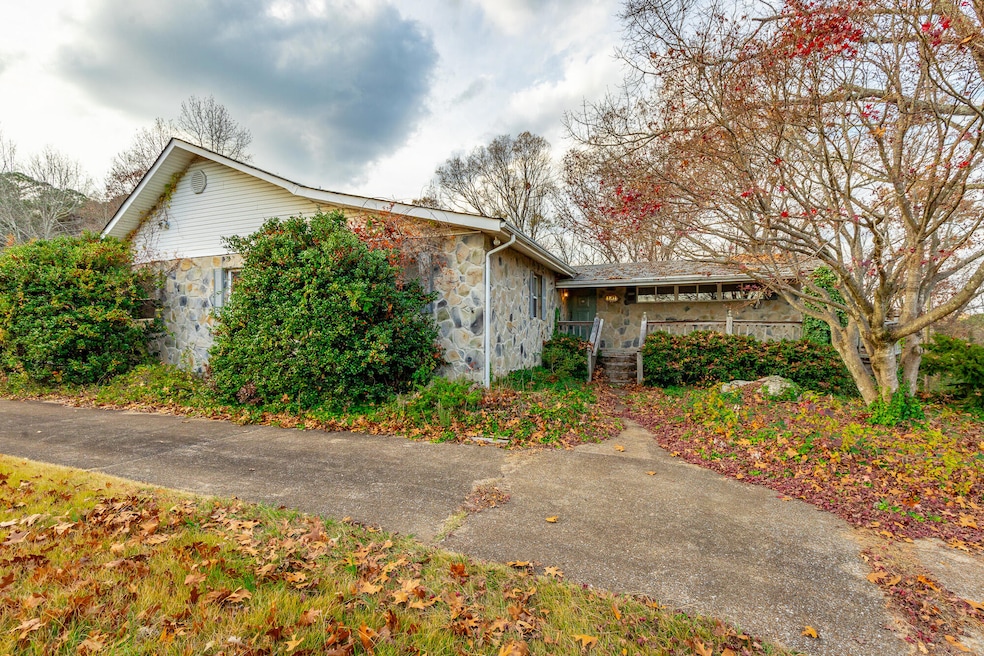 4851 Hillsdale Cir, Chattanooga, TN 37416 - photo 1