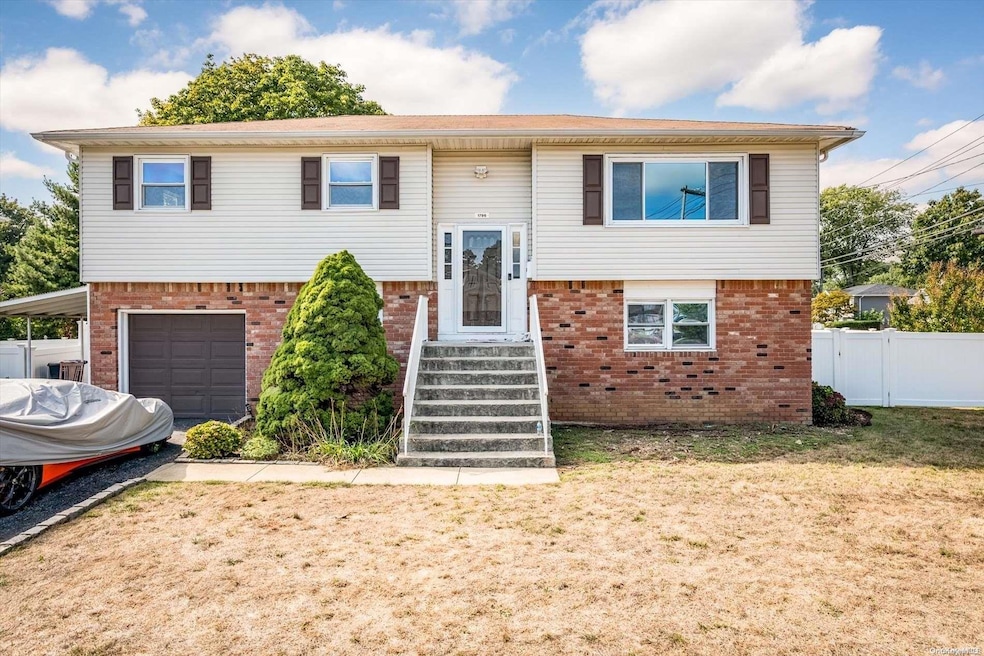 1796 Hendrickson Ct, Merrick, NY 11566 - photo 1