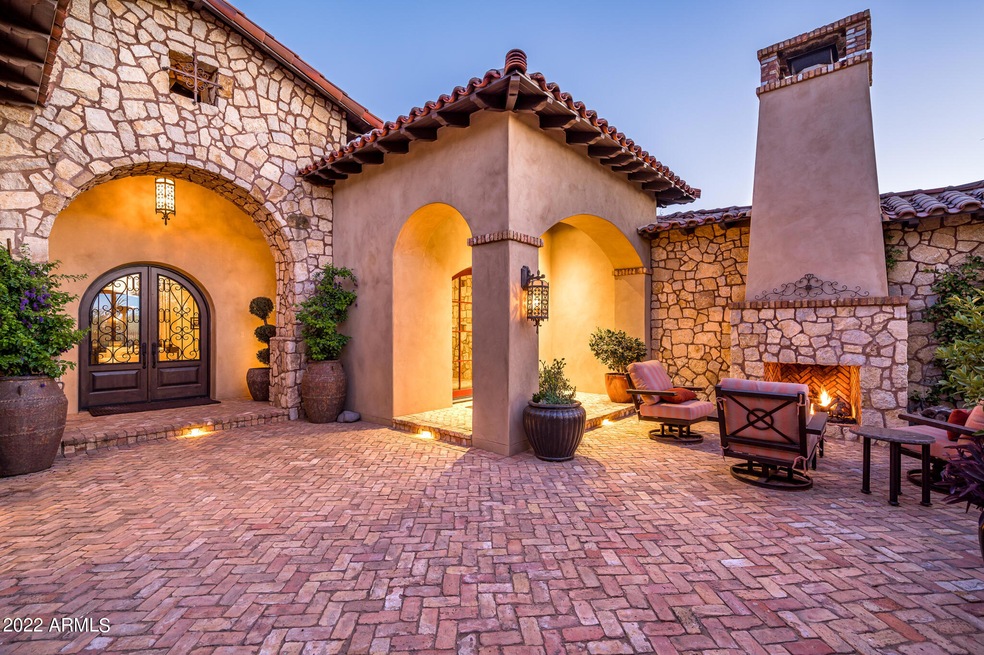 Front courtyard with fireplace