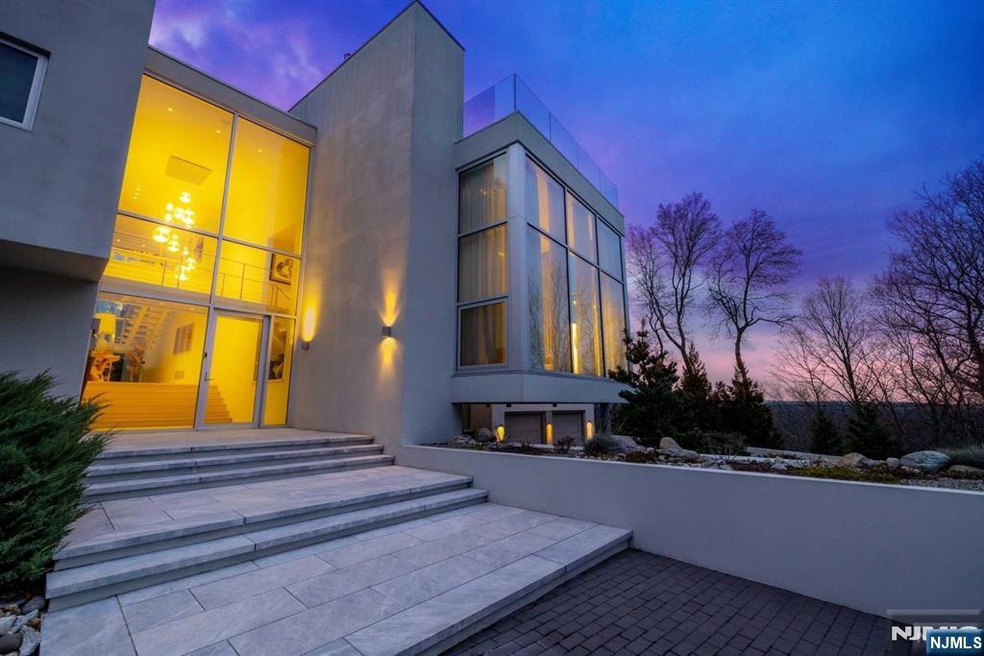 Sold $6,500,000 • Co-Listing Agent