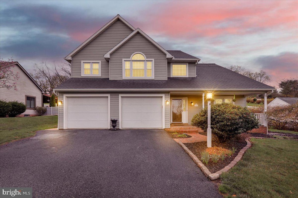 664 Fairview Rd, Mount Joy, PA 17552 - photo 1