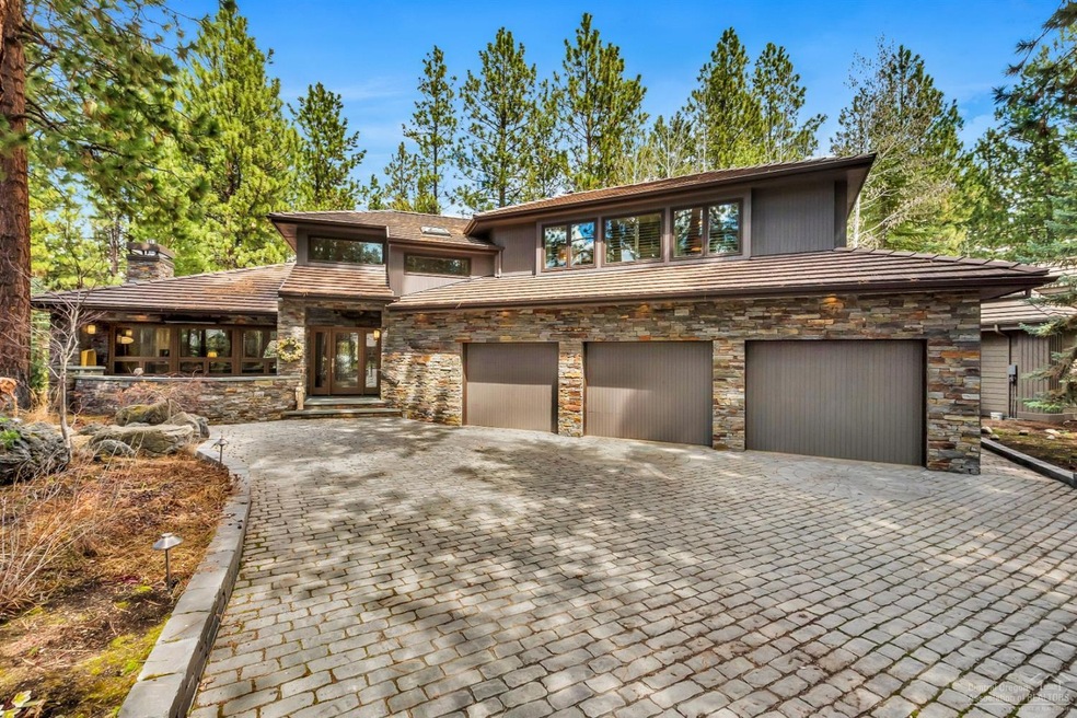 19340 Soda Springs Dr, Bend, OR 97702 - photo 1