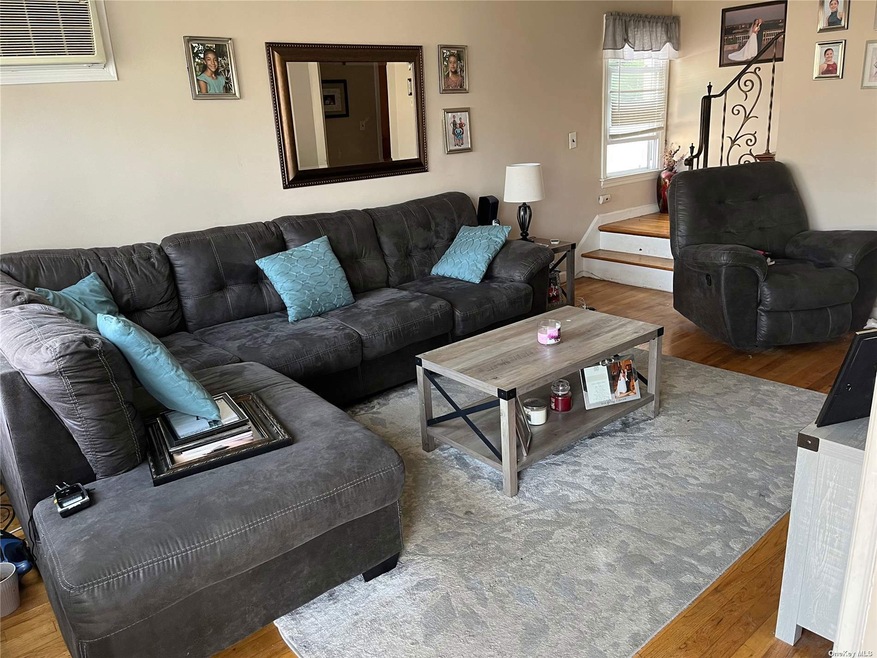 19 Grange St, Franklin Square, NY 11010 - photo 1