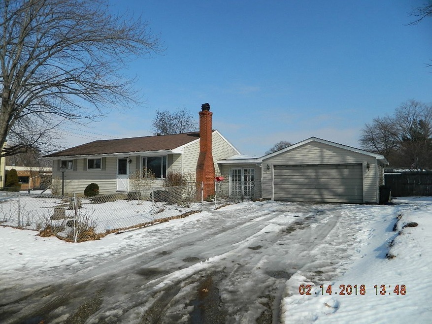 2213 Midland Dr, Erie, PA 16506 - photo 1